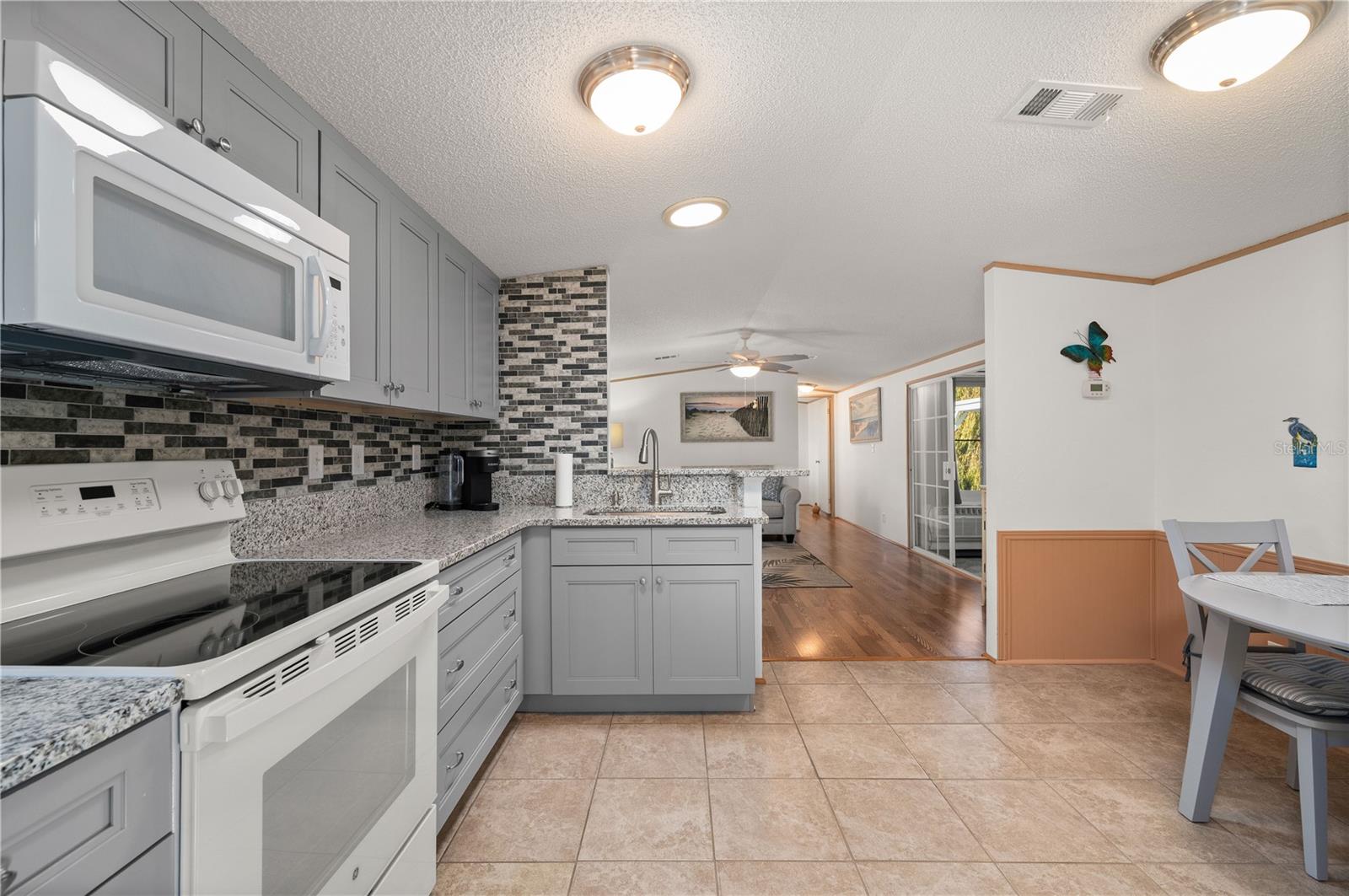 Image 21 of 55 For 24437 Harborview Road 114