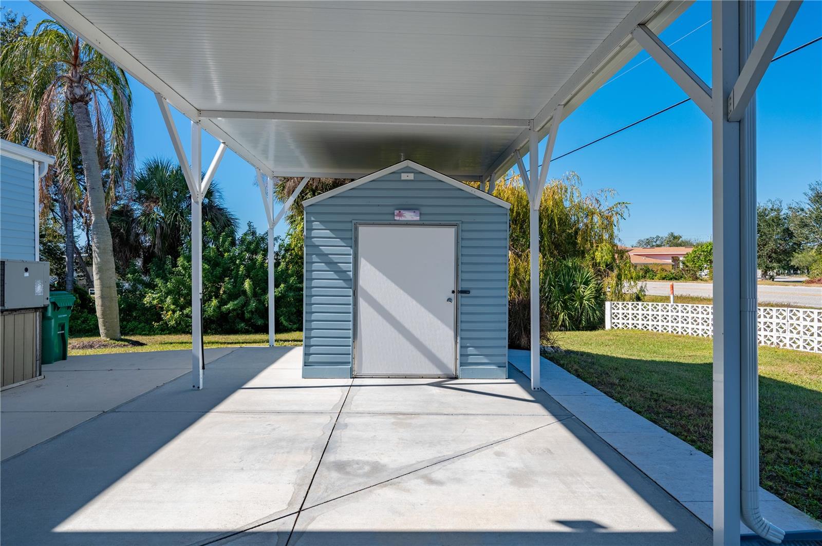 Image 31 of 55 For 24437 Harborview Road 114