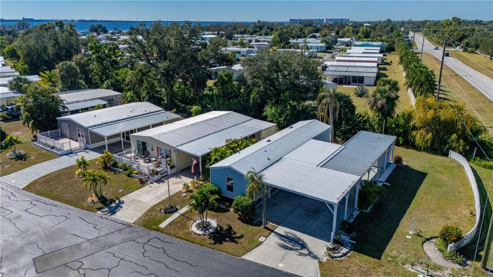 Image 38 of 55 For 24437 Harborview Road 114