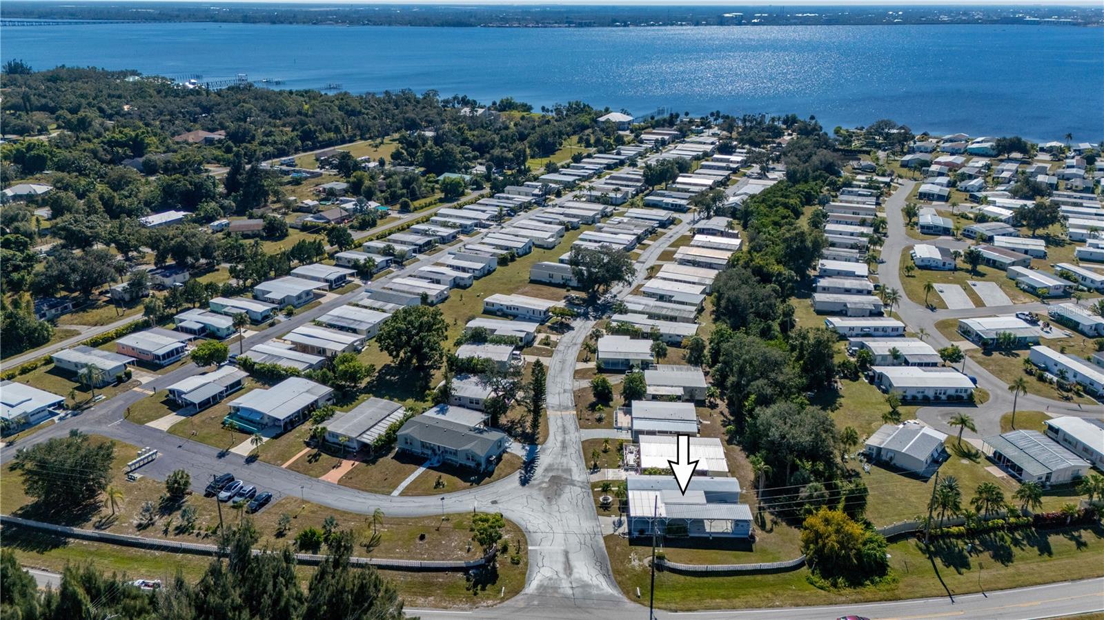 Image 41 of 55 For 24437 Harborview Road 114