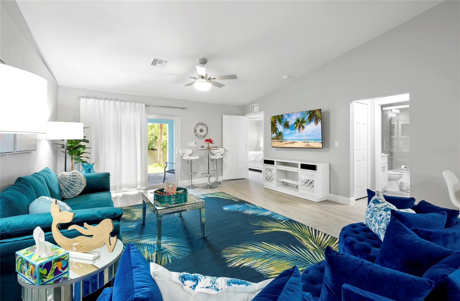 Image 13 of 32 For 2100 Como Street