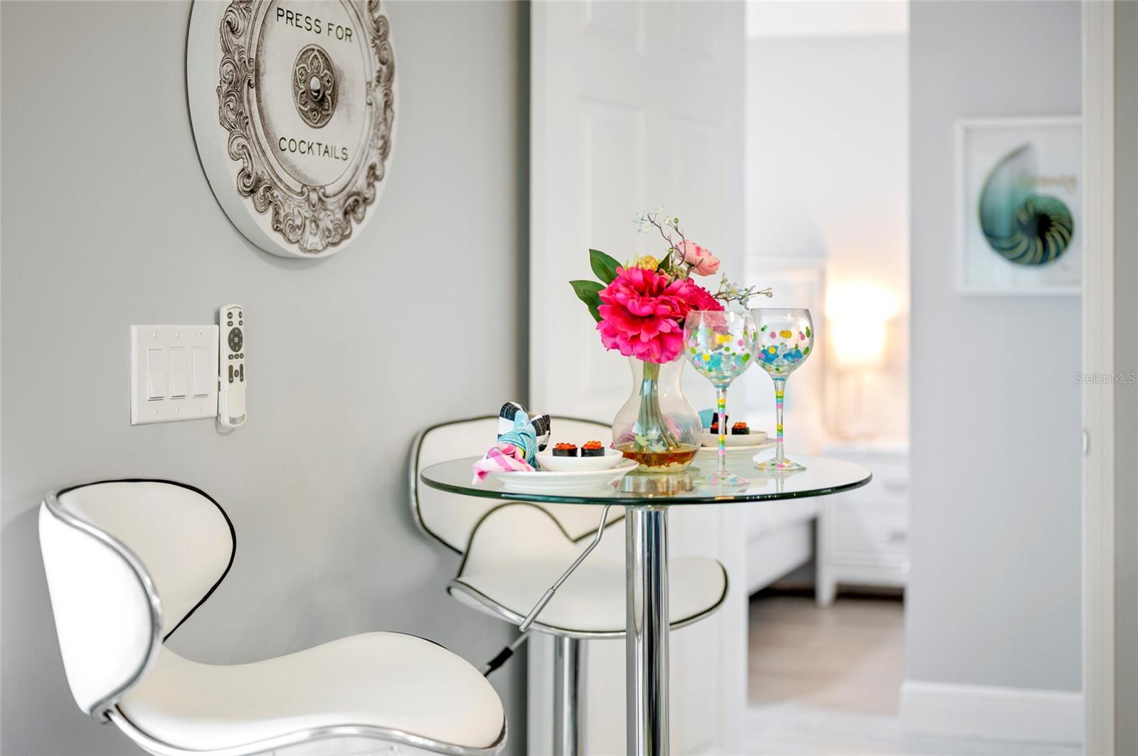 Image 15 of 32 For 2100 Como Street