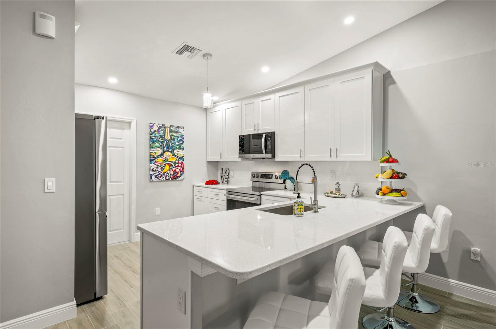 Image 6 of 32 For 2100 Como Street