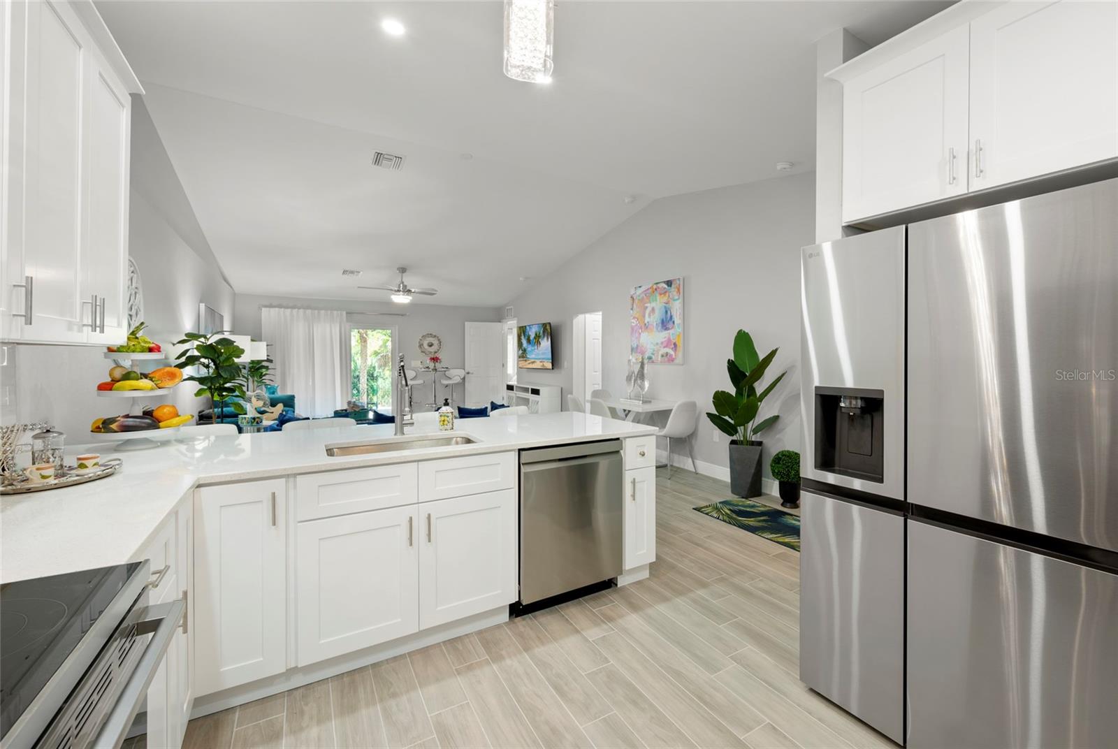 Image 9 of 32 For 2100 Como Street