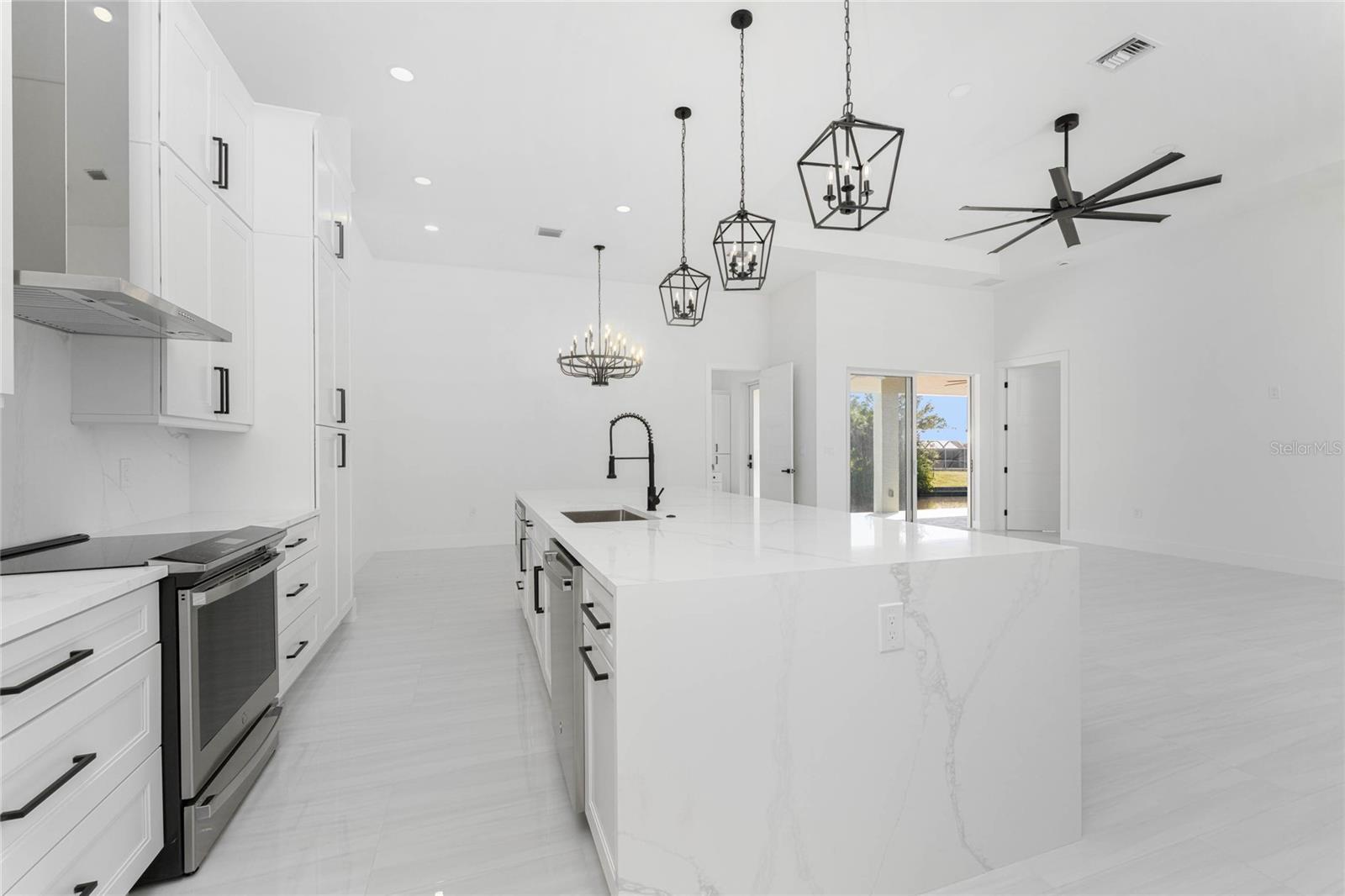 Image 16 of 77 For 576 Mcdill Drive