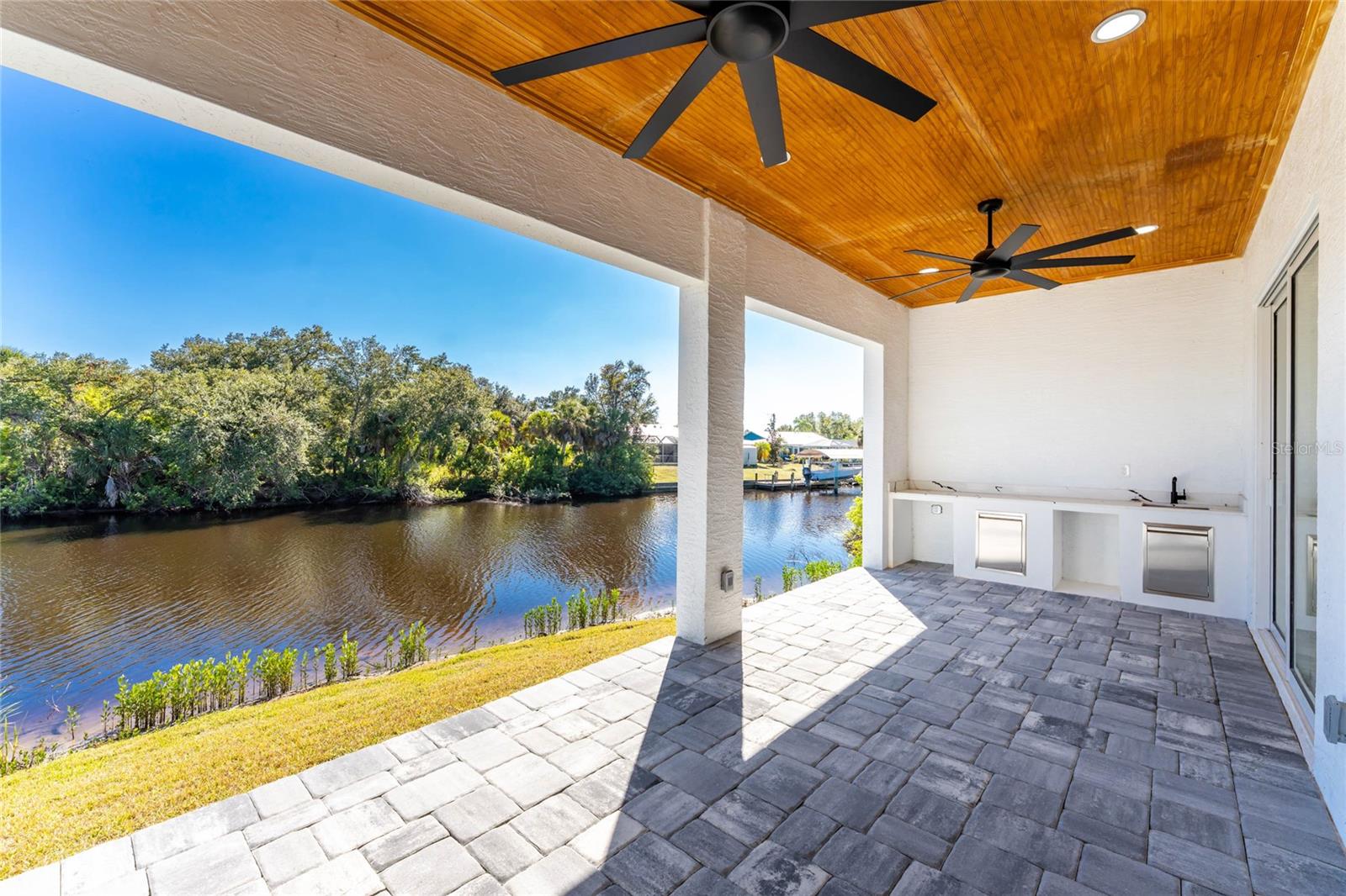 Image 43 of 77 For 576 Mcdill Drive