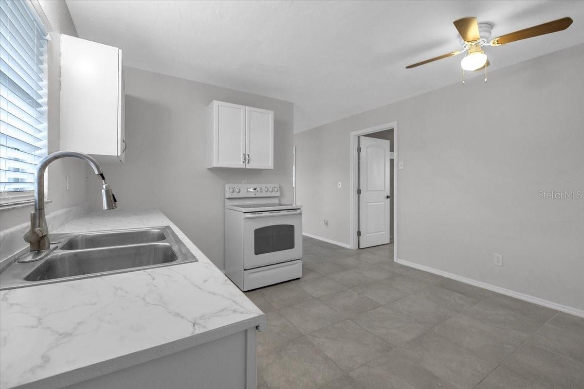 Image 12 of 38 For 1099 Hargrave Street