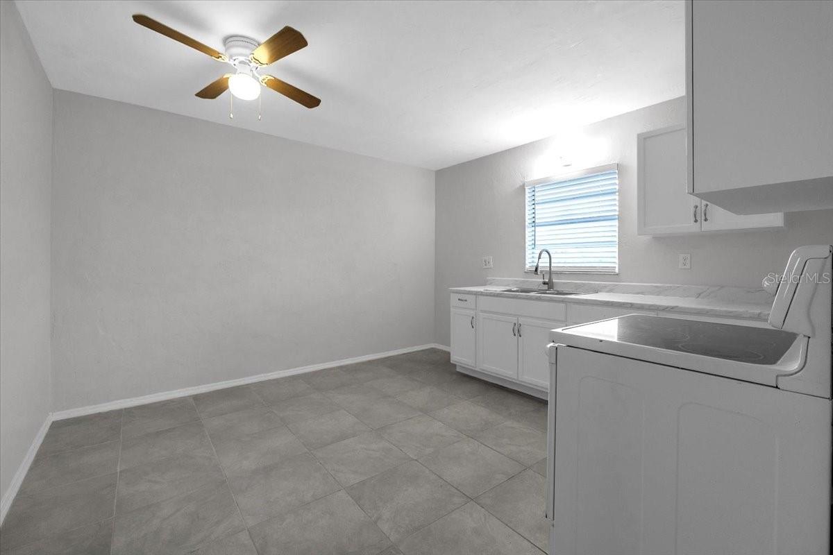 Image 14 of 38 For 1099 Hargrave Street