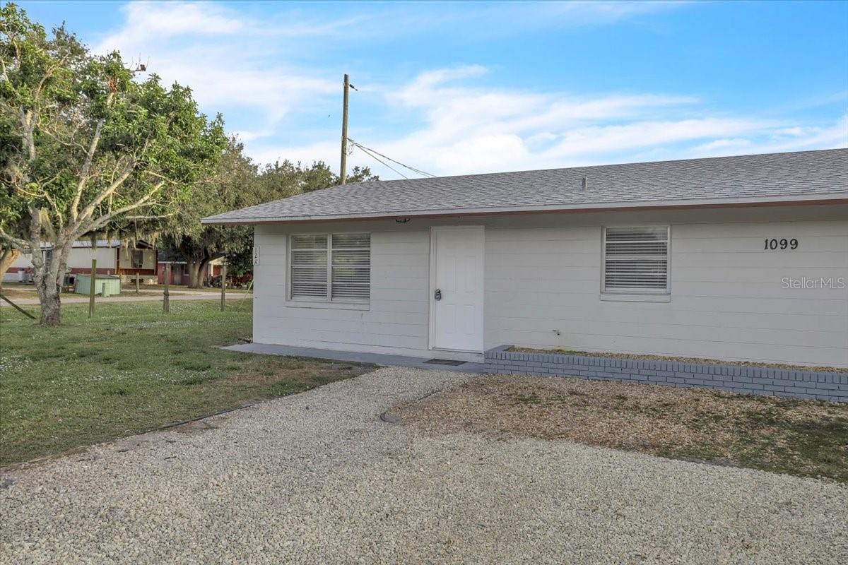 Image 5 of 38 For 1099 Hargrave Street