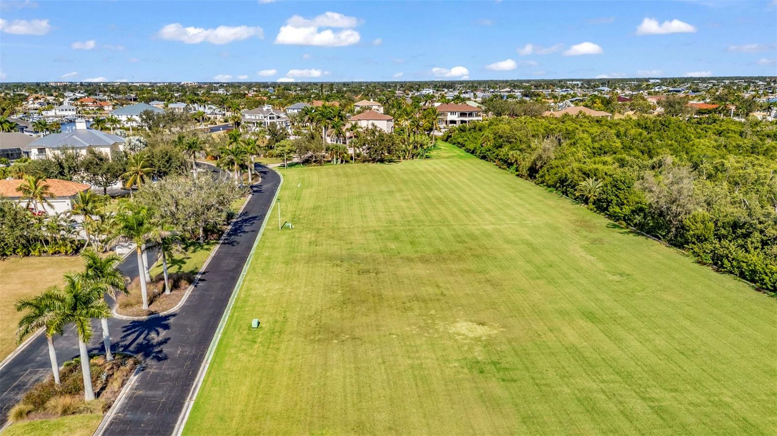 Image 12 of 35 For 4661 Grassy Point Boulevard