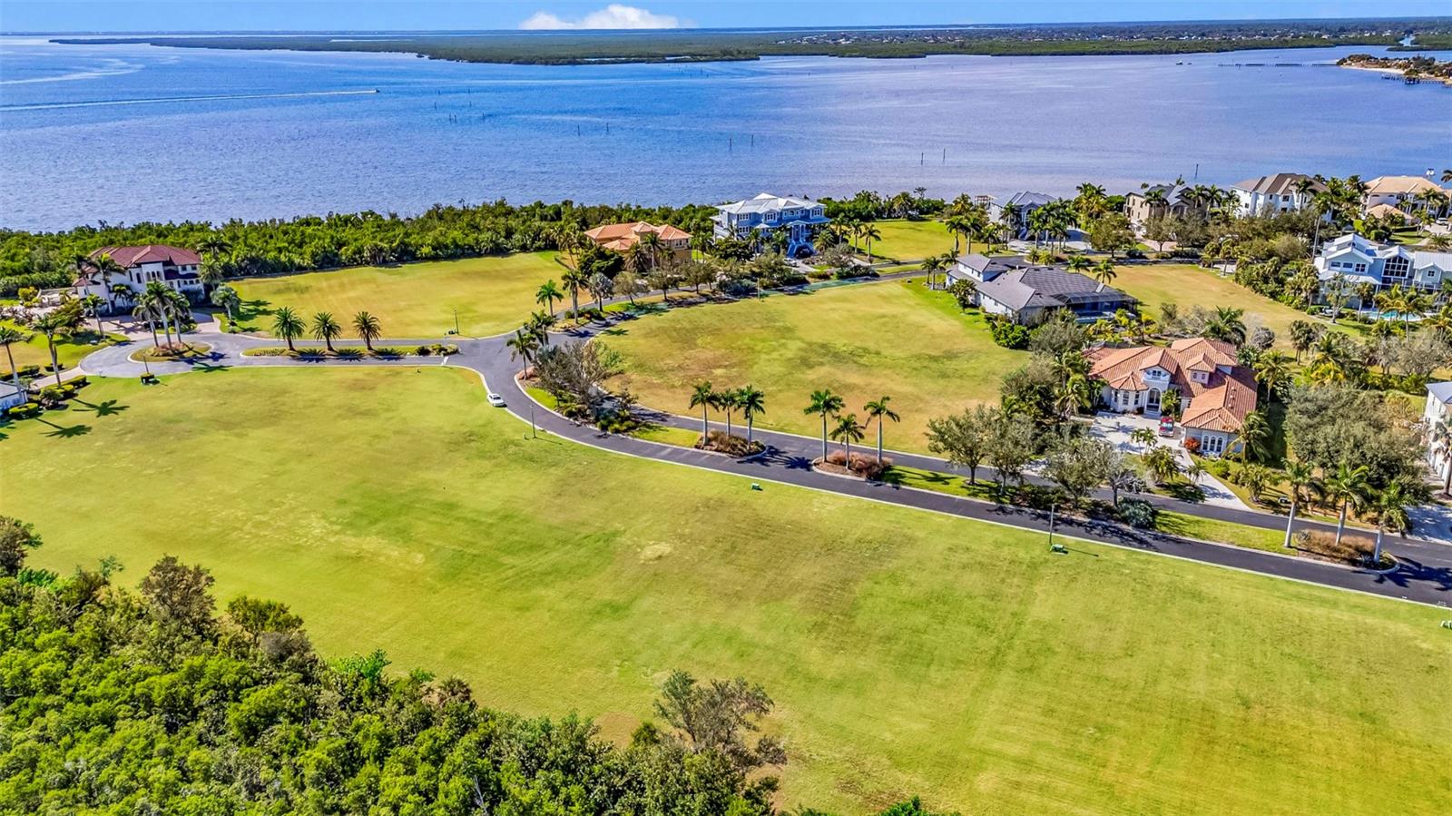 Image 15 of 35 For 4661 Grassy Point Boulevard