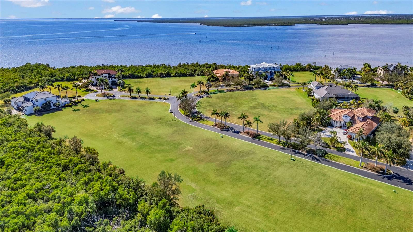 Image 16 of 35 For 4661 Grassy Point Boulevard