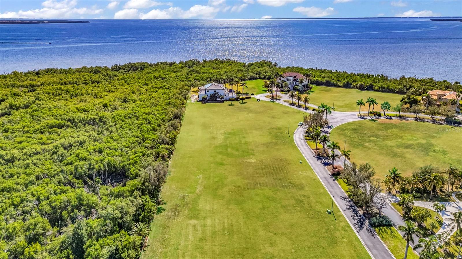 Image 18 of 35 For 4661 Grassy Point Boulevard