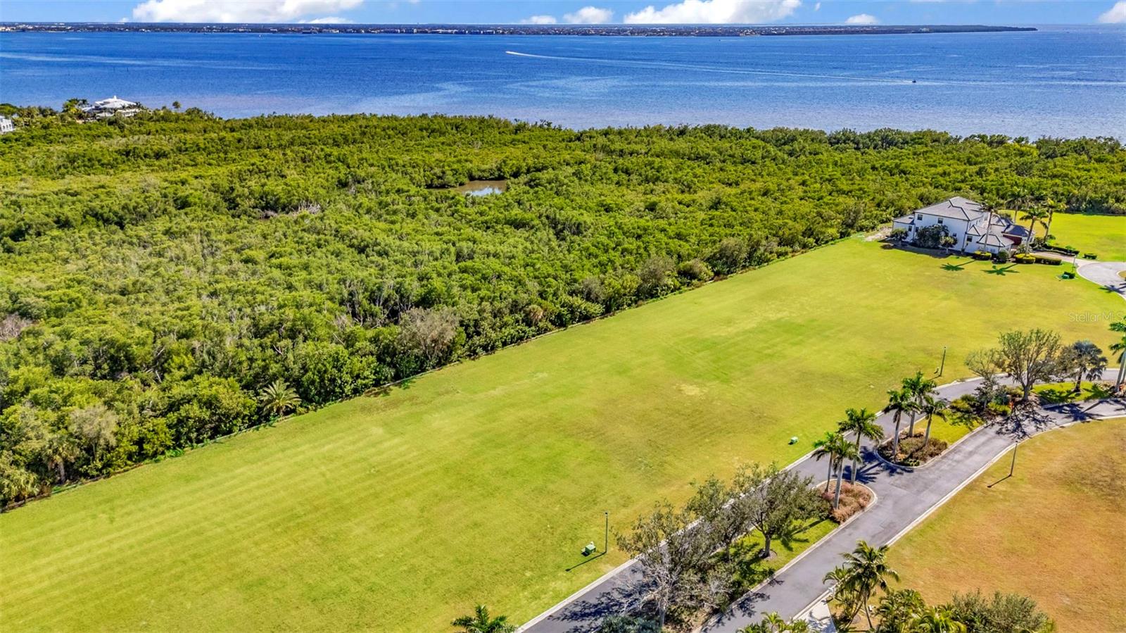 Image 20 of 35 For 4661 Grassy Point Boulevard