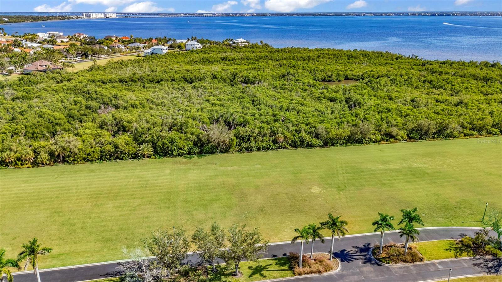 Image 23 of 35 For 4661 Grassy Point Boulevard