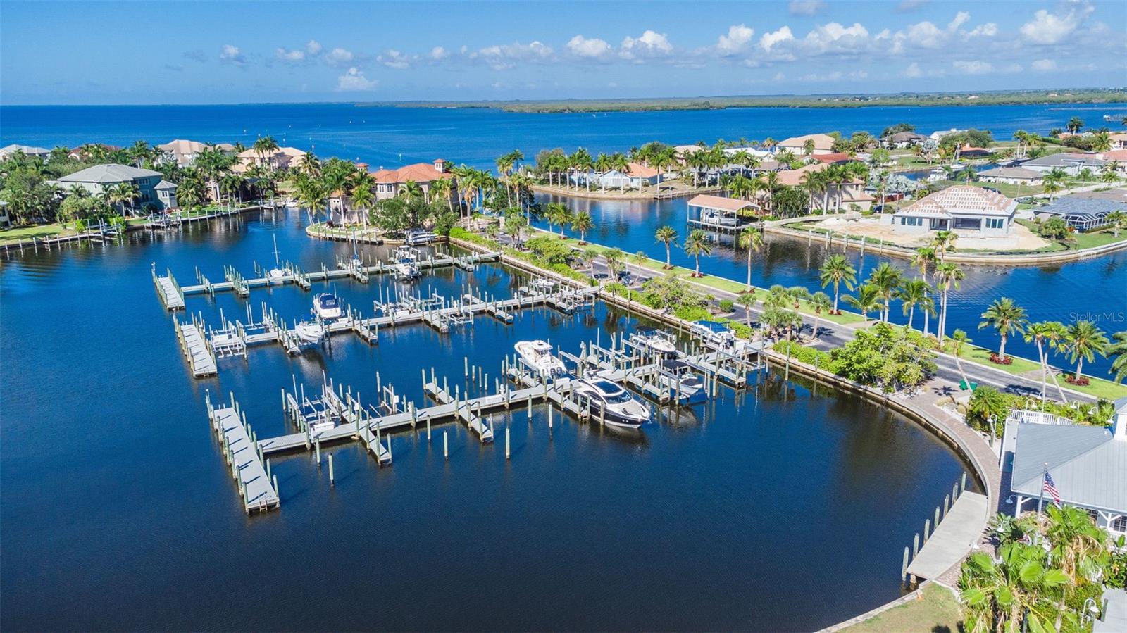 Image 26 of 35 For 4661 Grassy Point Boulevard