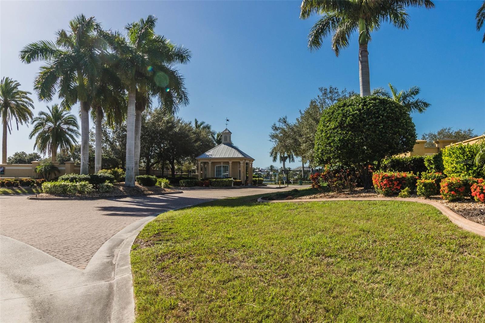 Image 28 of 35 For 4661 Grassy Point Boulevard