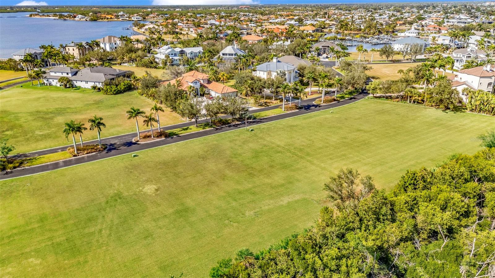 Image 5 of 35 For 4661 Grassy Point Boulevard