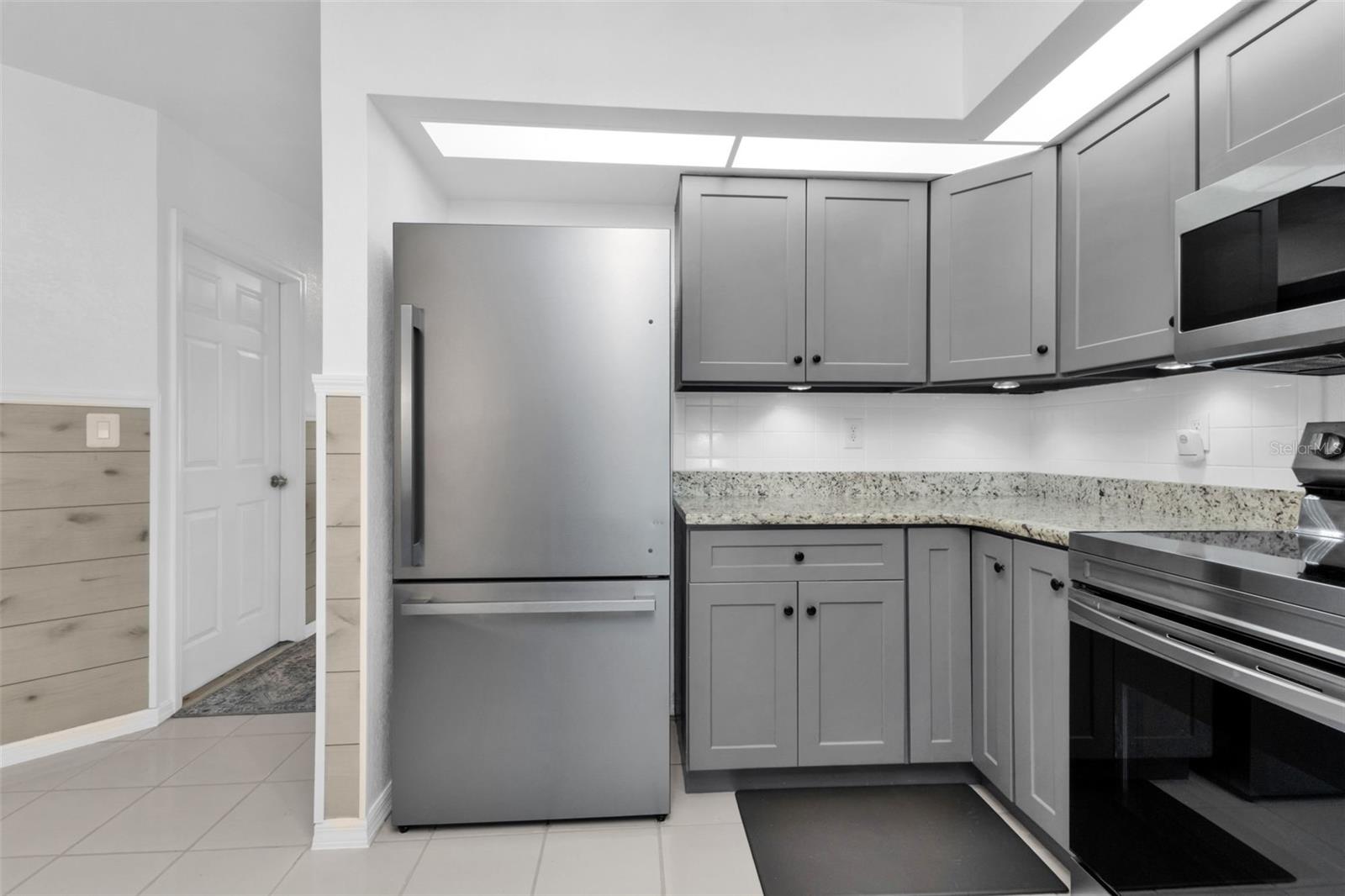 Image 10 of 41 For 625 Ennis Terrace Nw