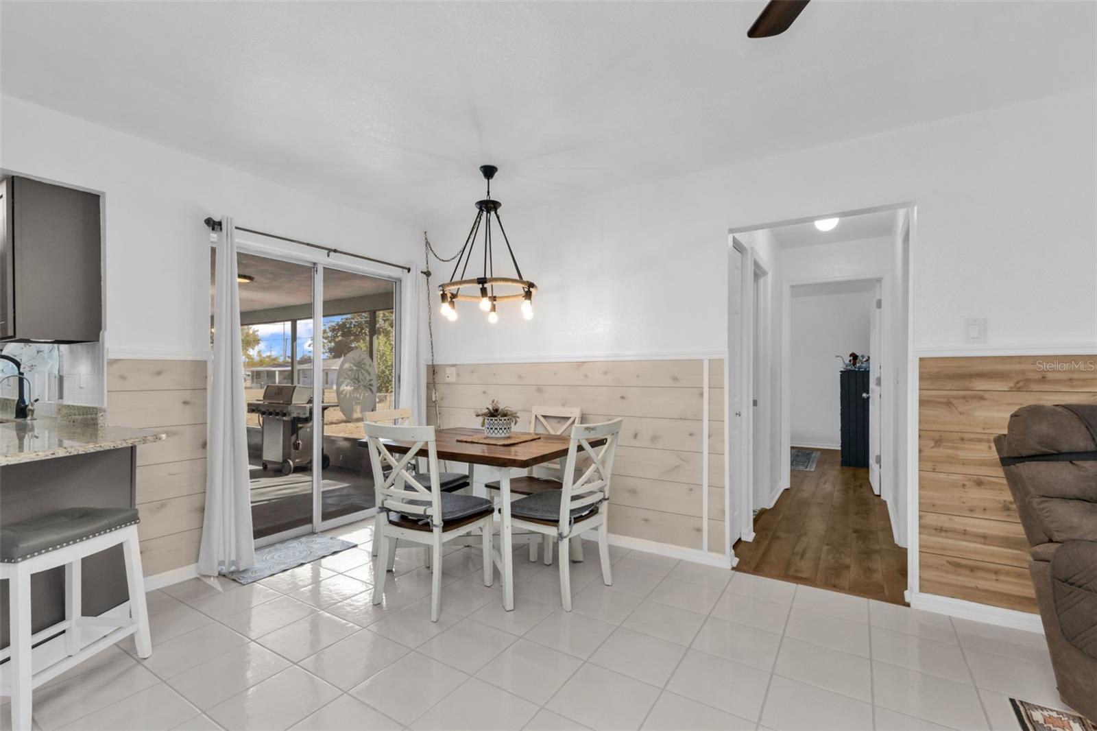 Image 15 of 41 For 625 Ennis Terrace Nw