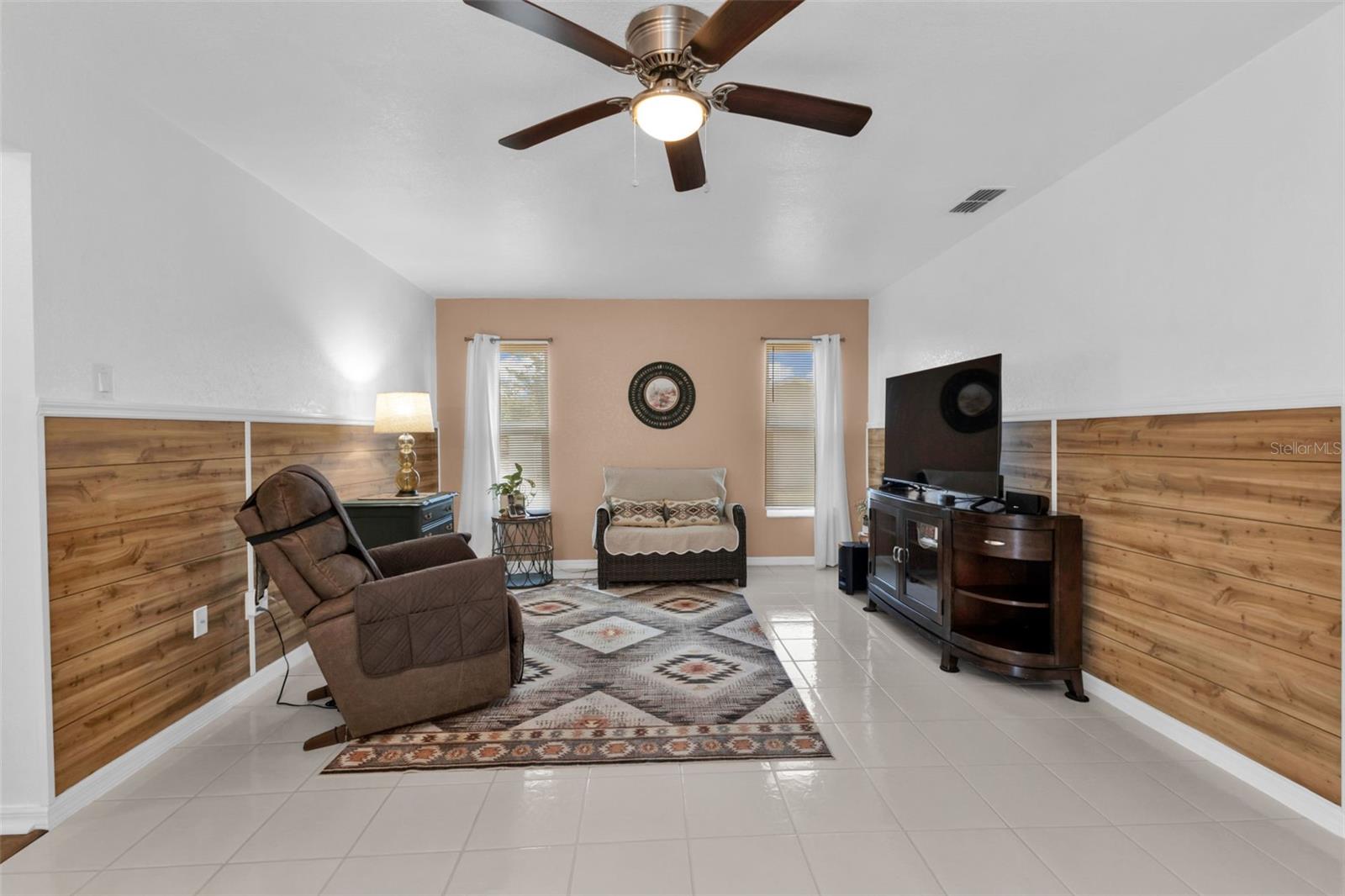 Image 16 of 41 For 625 Ennis Terrace Nw