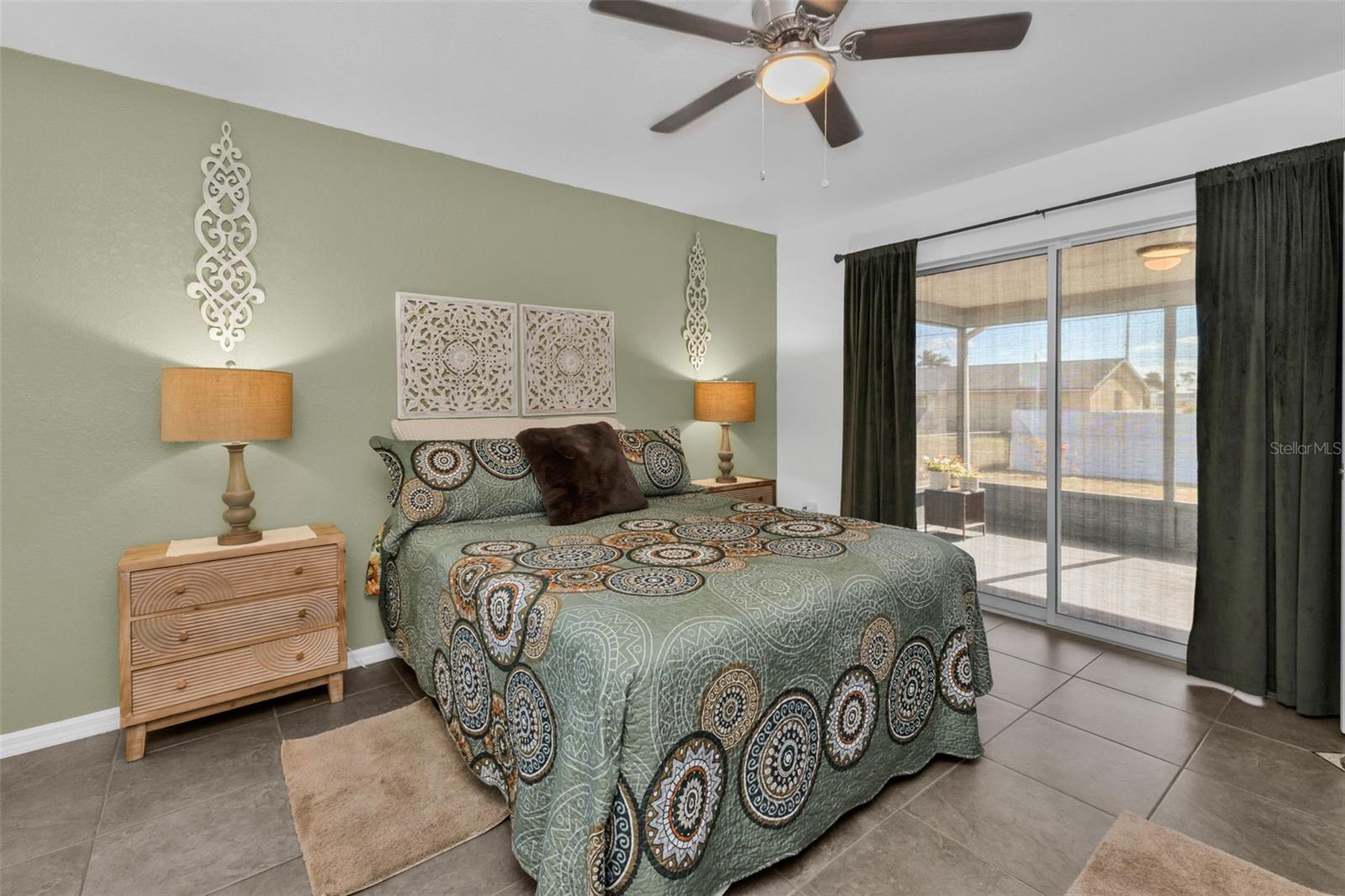 Image 18 of 41 For 625 Ennis Terrace Nw