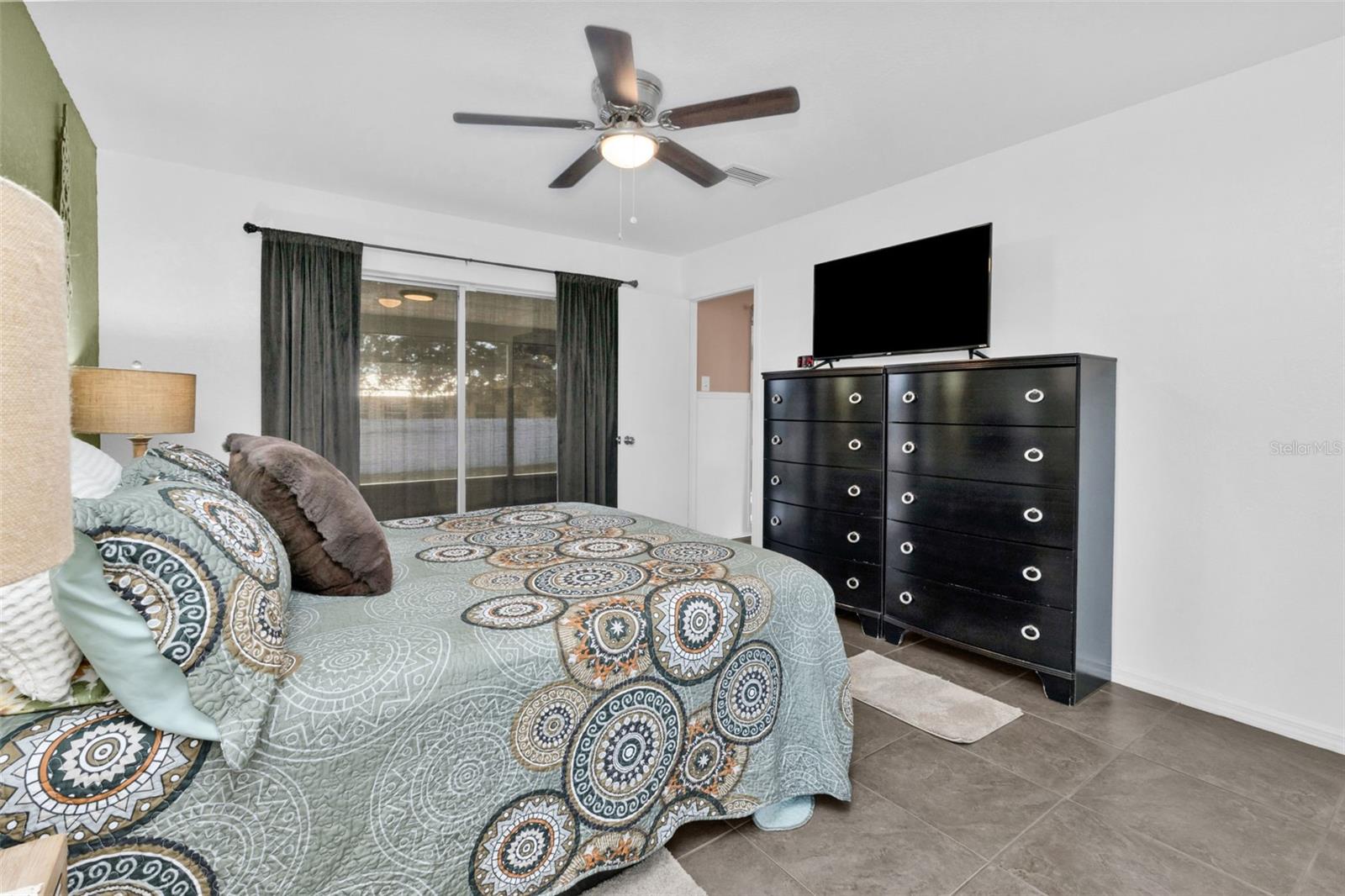 Image 19 of 41 For 625 Ennis Terrace Nw