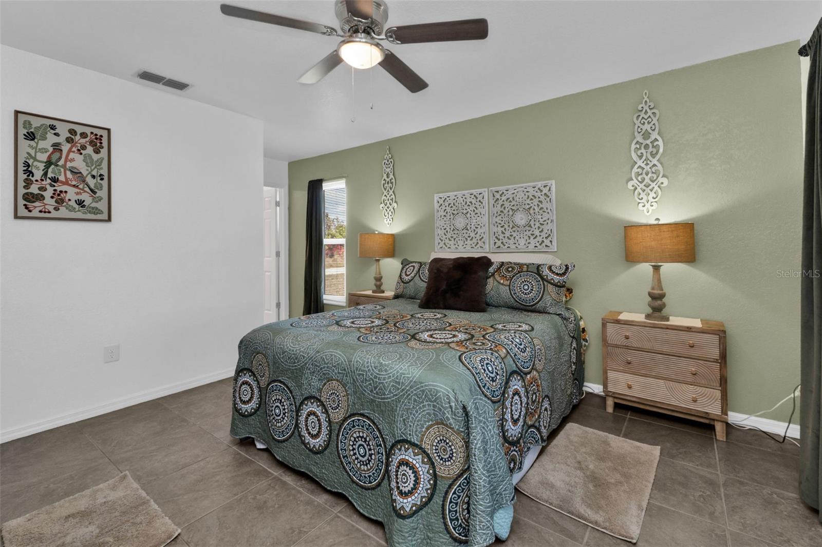 Image 20 of 41 For 625 Ennis Terrace Nw