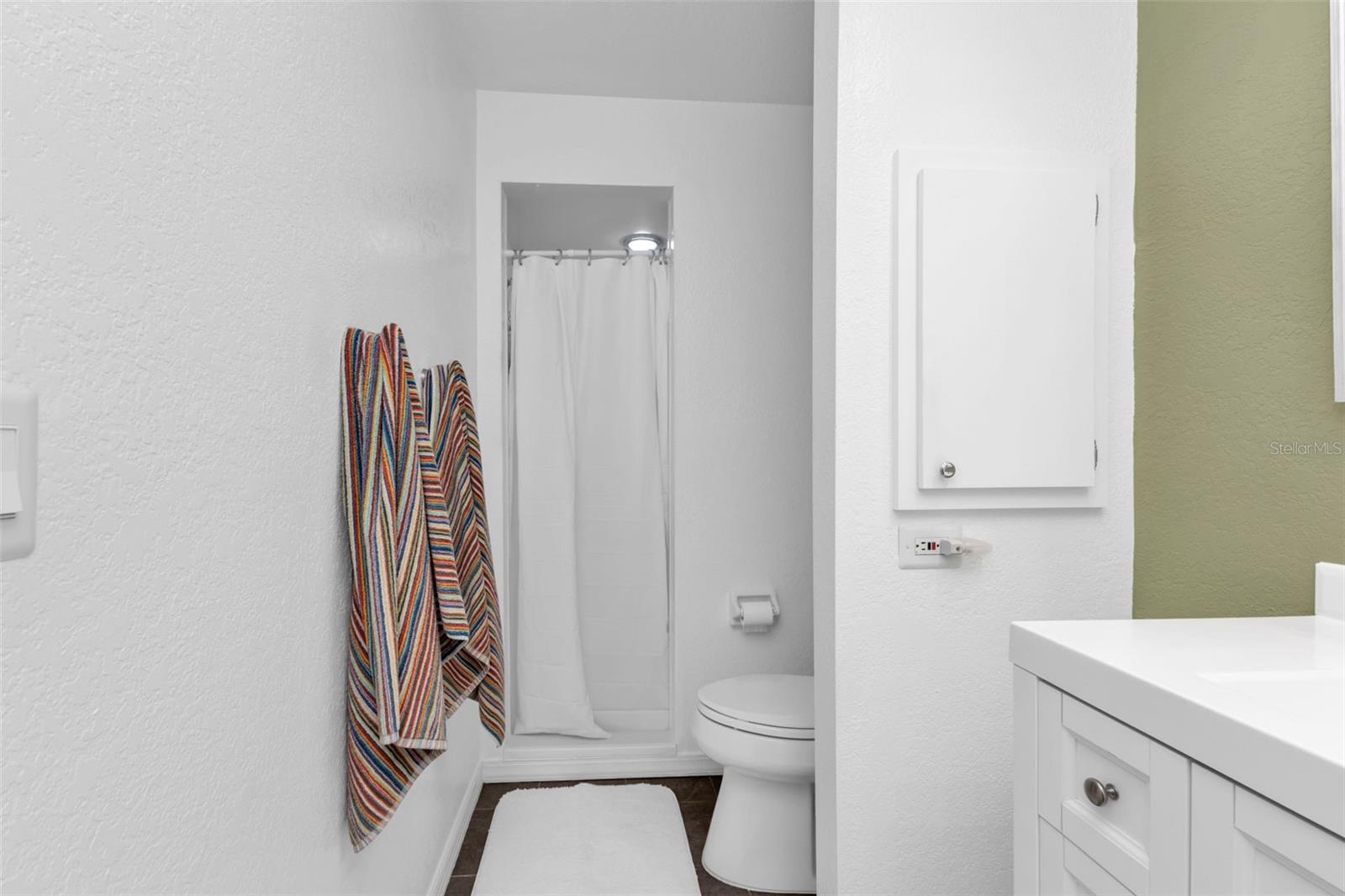 Image 22 of 41 For 625 Ennis Terrace Nw