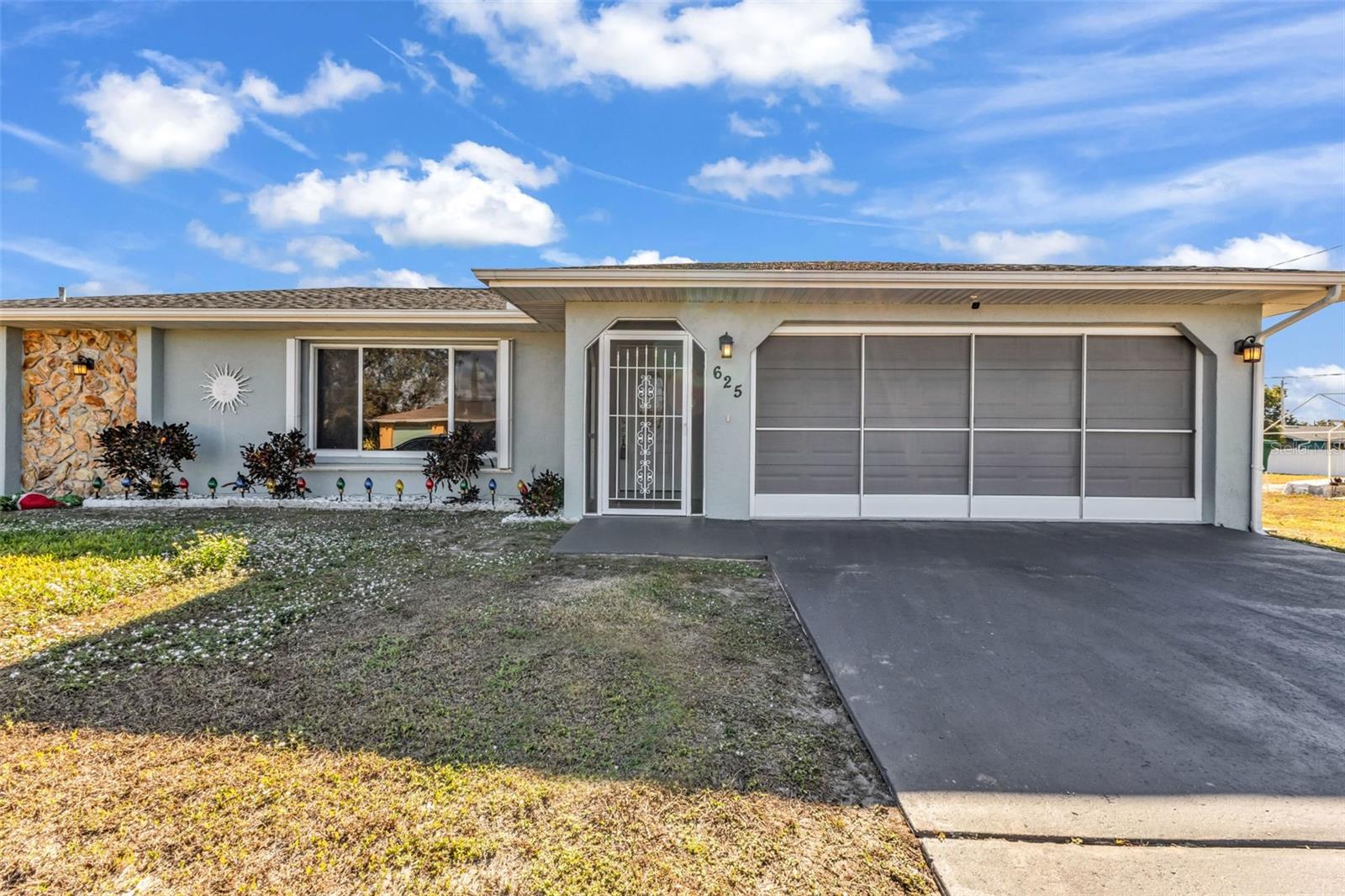 Image 38 of 41 For 625 Ennis Terrace Nw