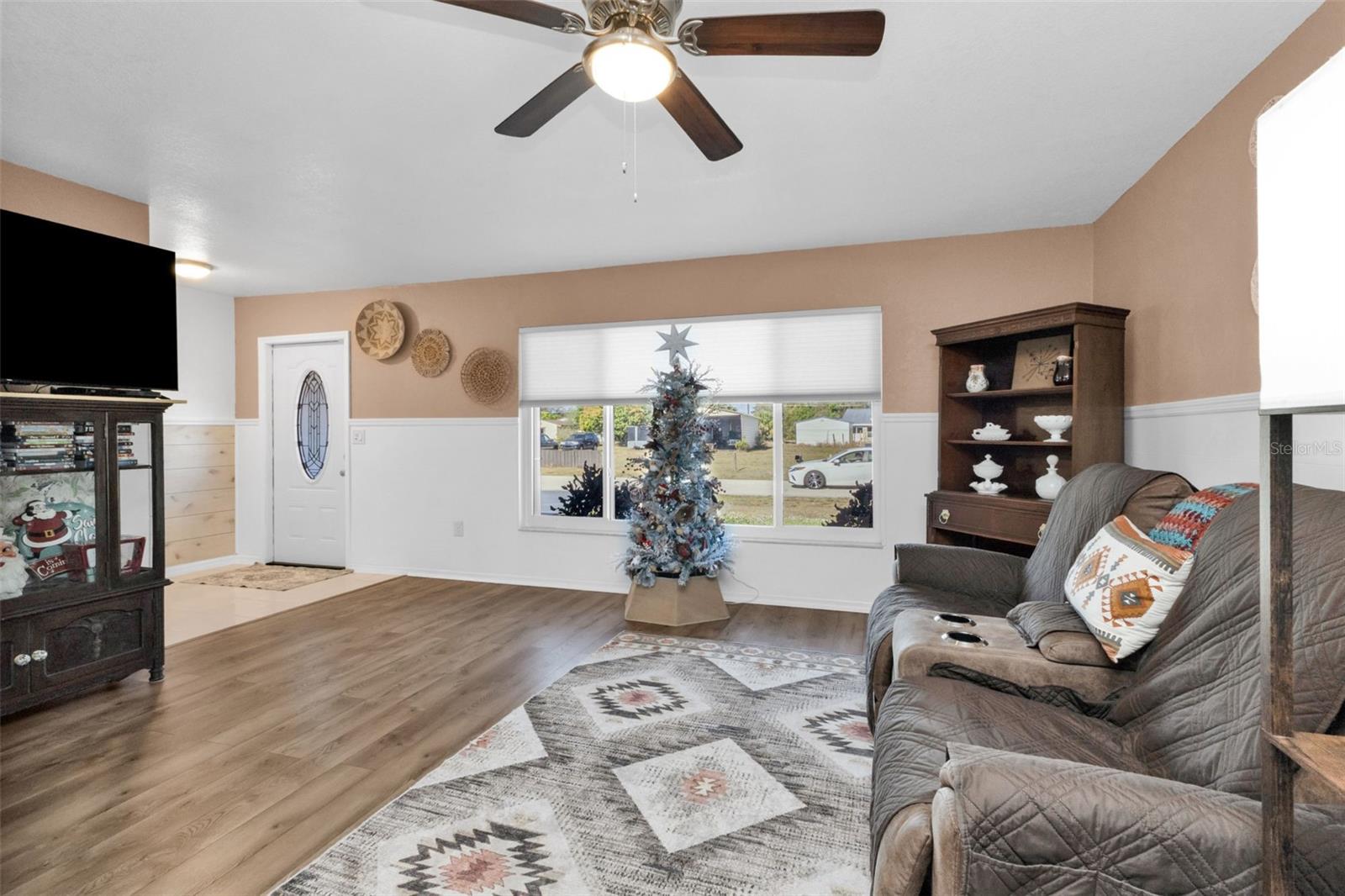 Image 5 of 41 For 625 Ennis Terrace Nw