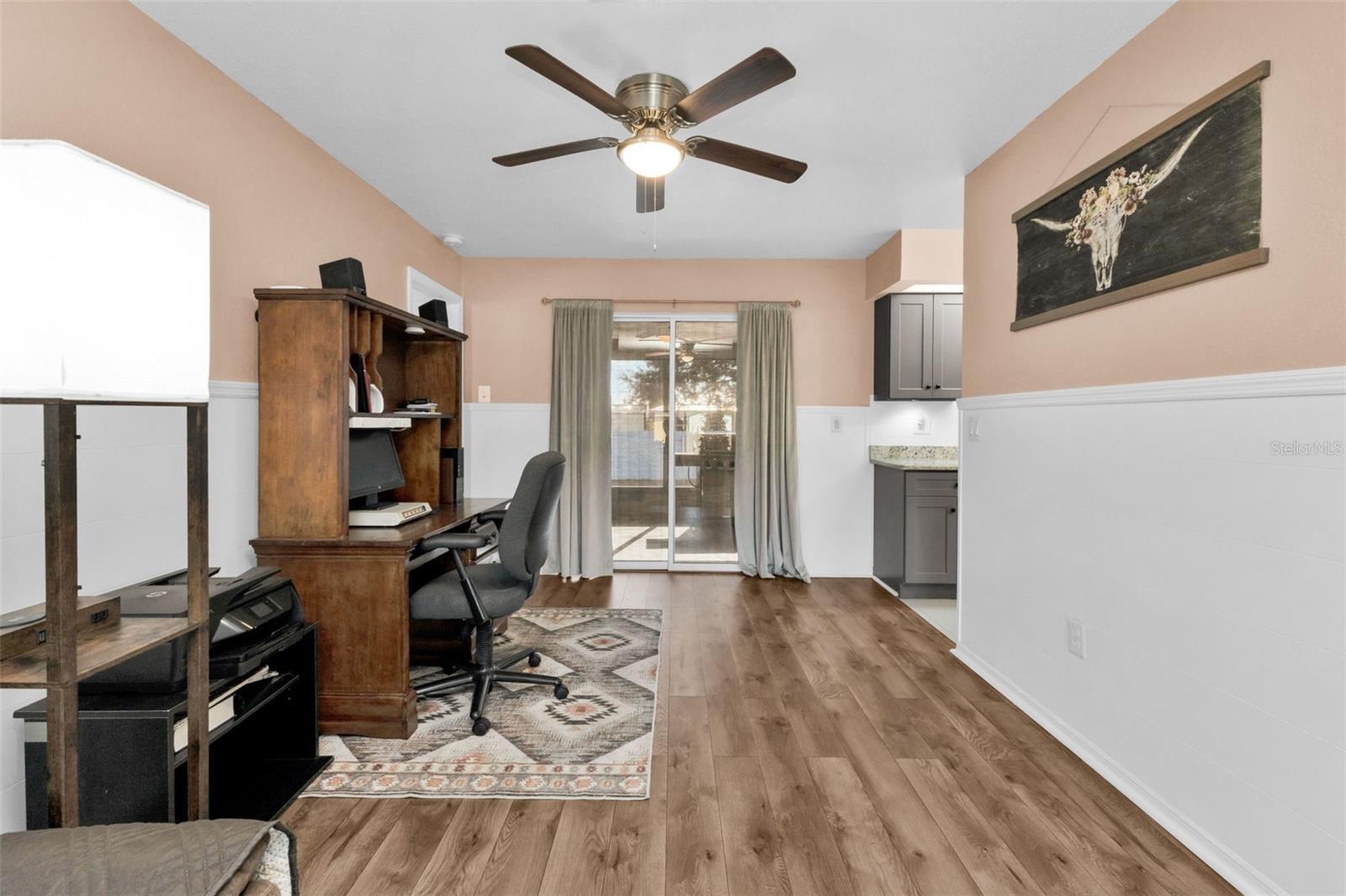 Image 7 of 41 For 625 Ennis Terrace Nw