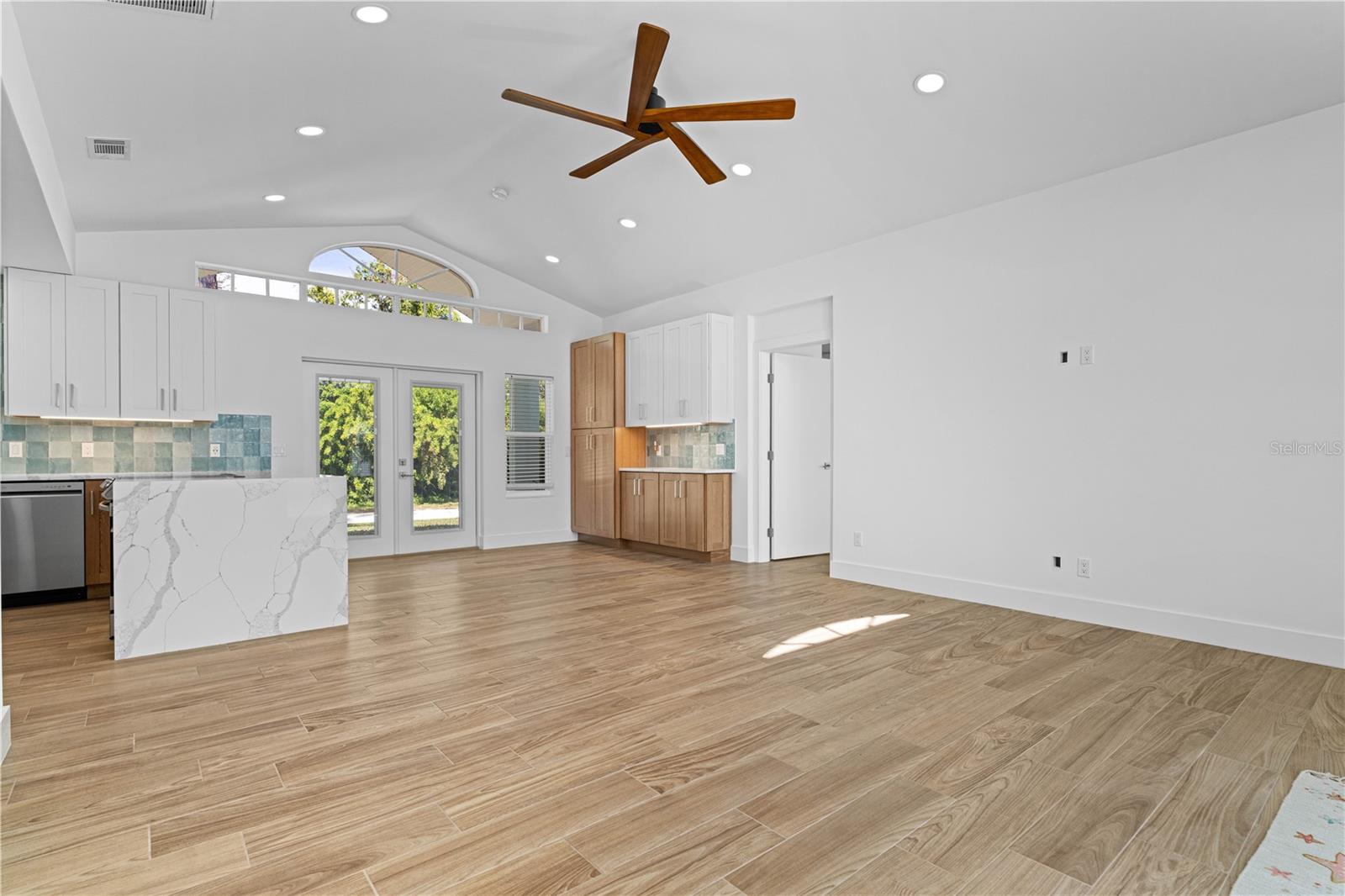 Image 7 of 53 For 1871 Bridge Street