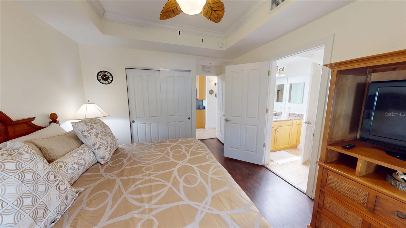 Image 12 of 46 For 5114 Melbourne Street A101