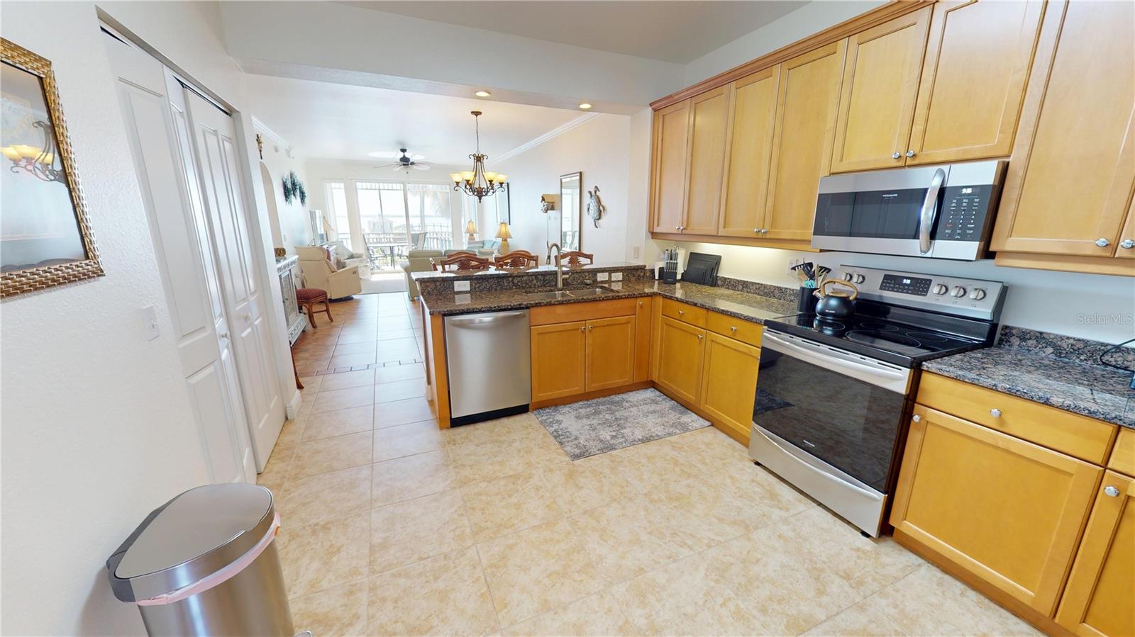 Image 14 of 46 For 5114 Melbourne Street A101