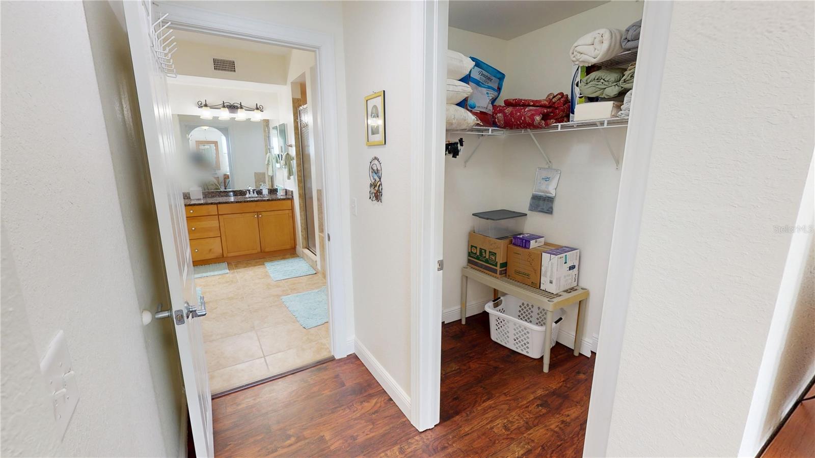 Image 26 of 46 For 5114 Melbourne Street A101