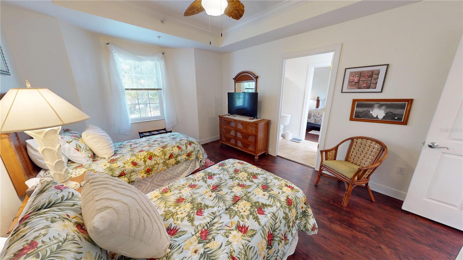 Image 8 of 46 For 5114 Melbourne Street A101