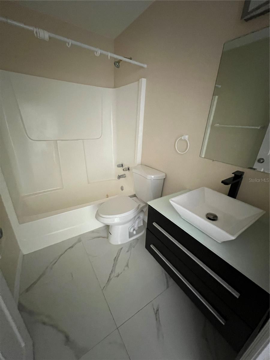 Image 16 of 19 For 14385 Woodstock Road 3