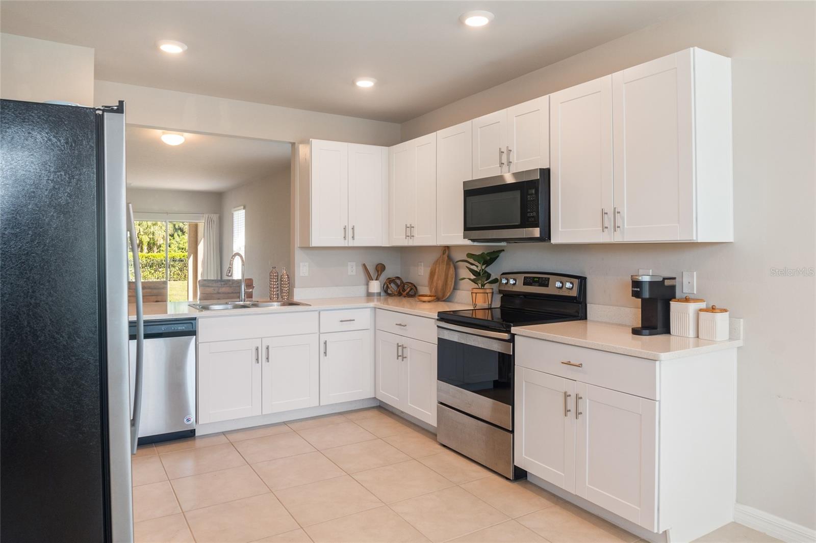 Image 12 of 38 For 25268 Lenox Circle