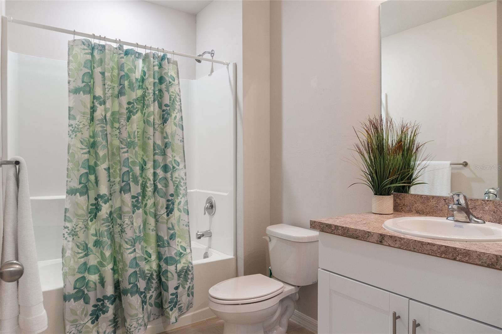 Image 22 of 38 For 25268 Lenox Circle