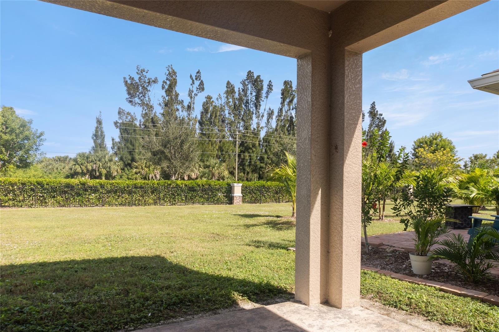 Image 26 of 38 For 25268 Lenox Circle