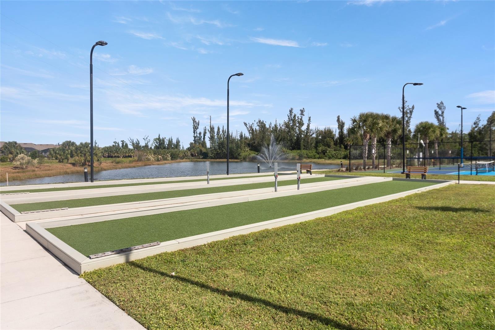 Image 33 of 38 For 25268 Lenox Circle