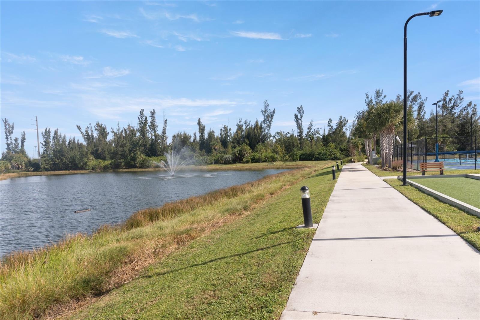 Image 34 of 38 For 25268 Lenox Circle