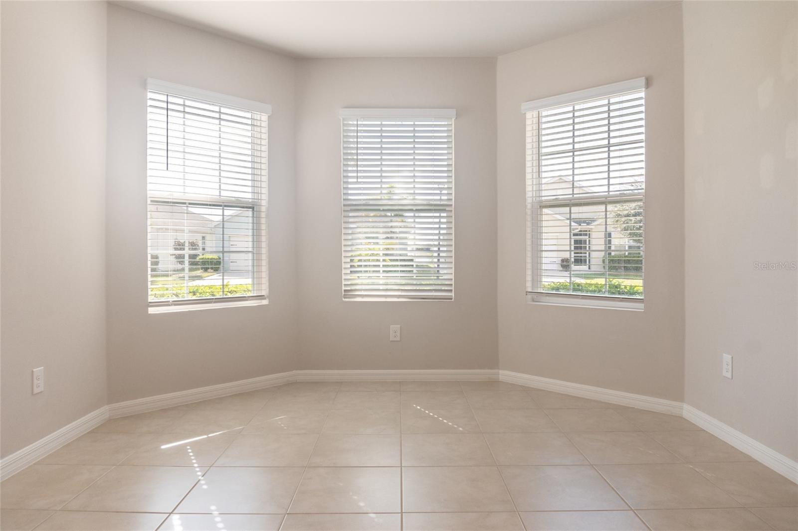 Image 9 of 38 For 25268 Lenox Circle