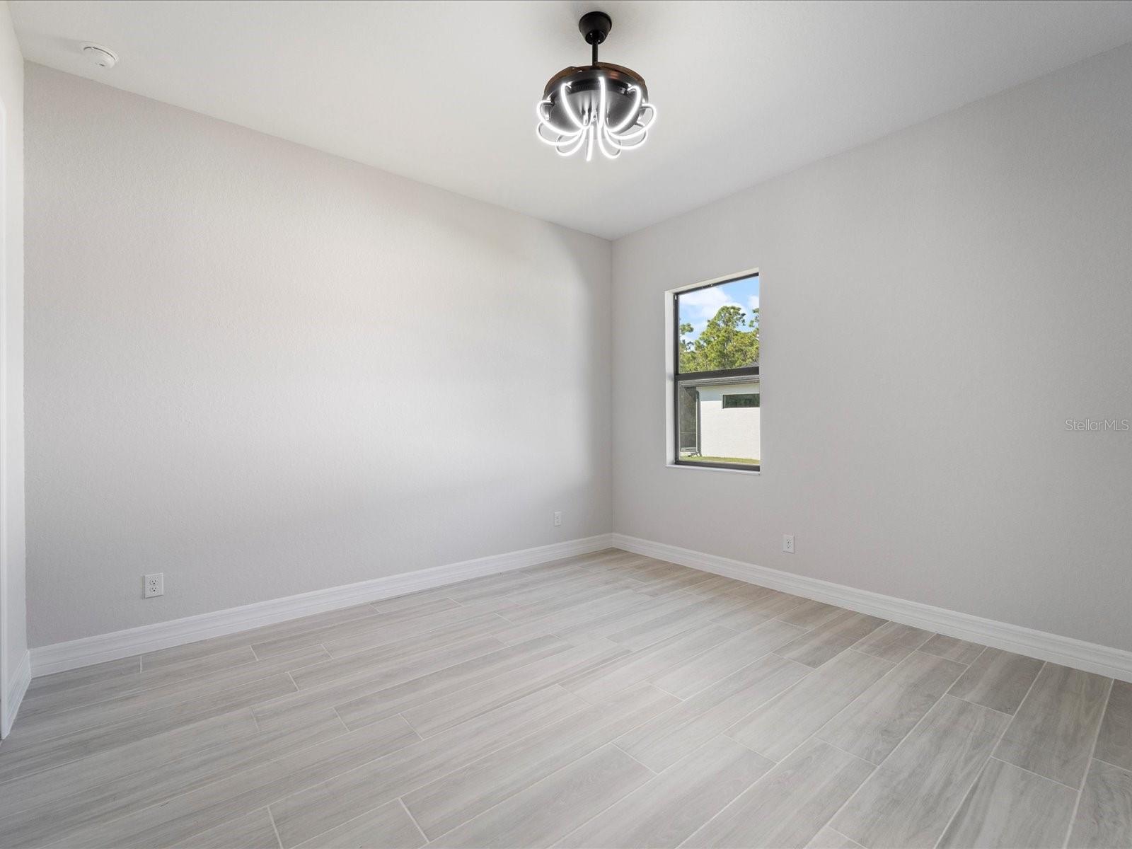 Image 23 of 38 For 774 Rotonda Circle