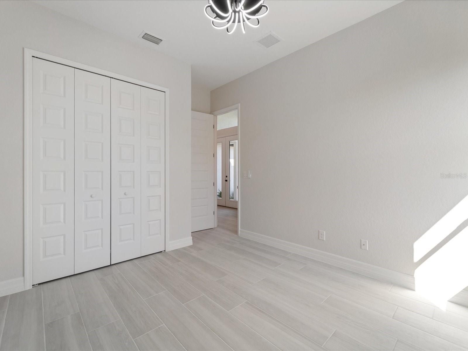 Image 25 of 38 For 774 Rotonda Circle