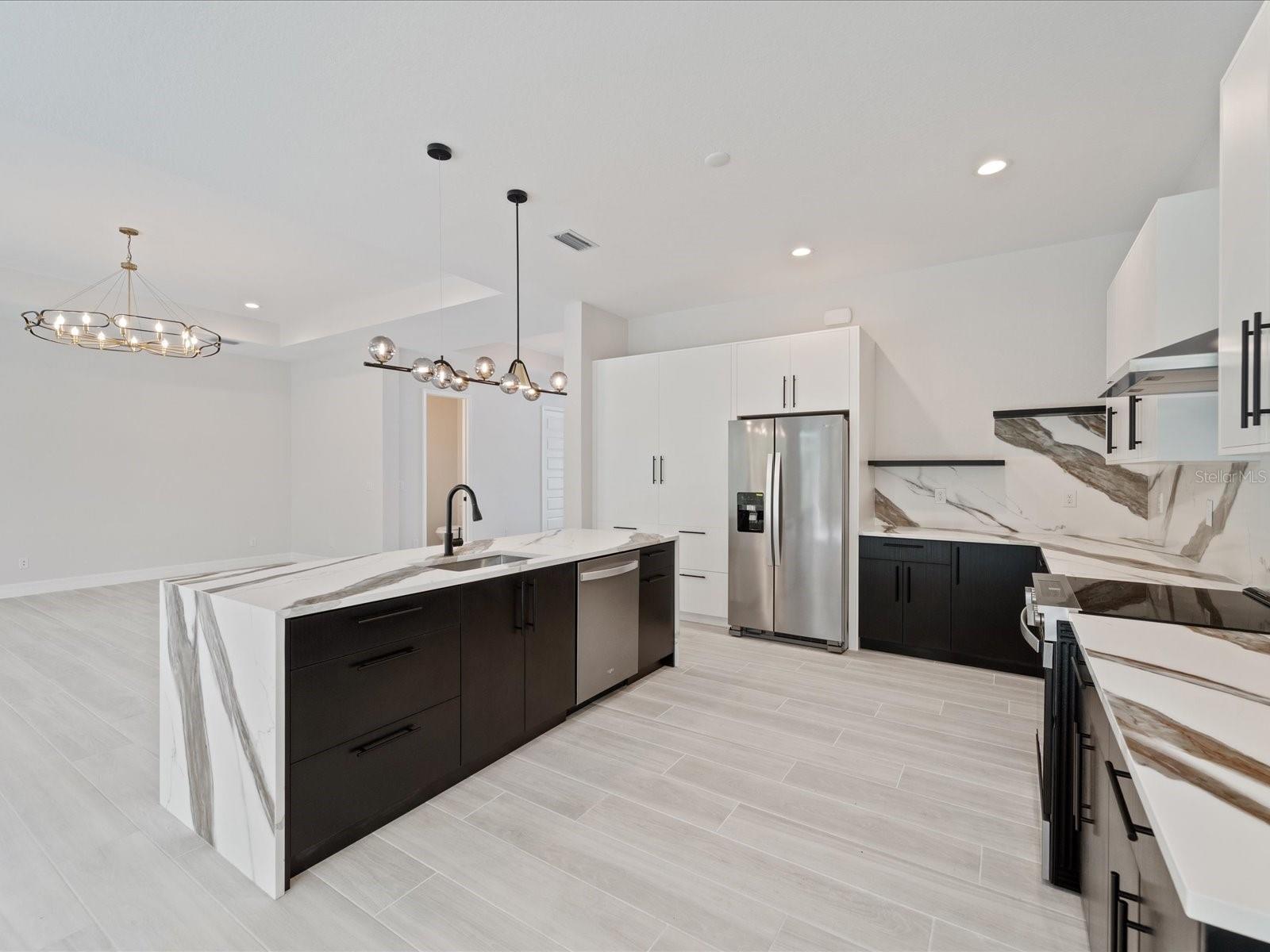 Image 7 of 38 For 774 Rotonda Circle