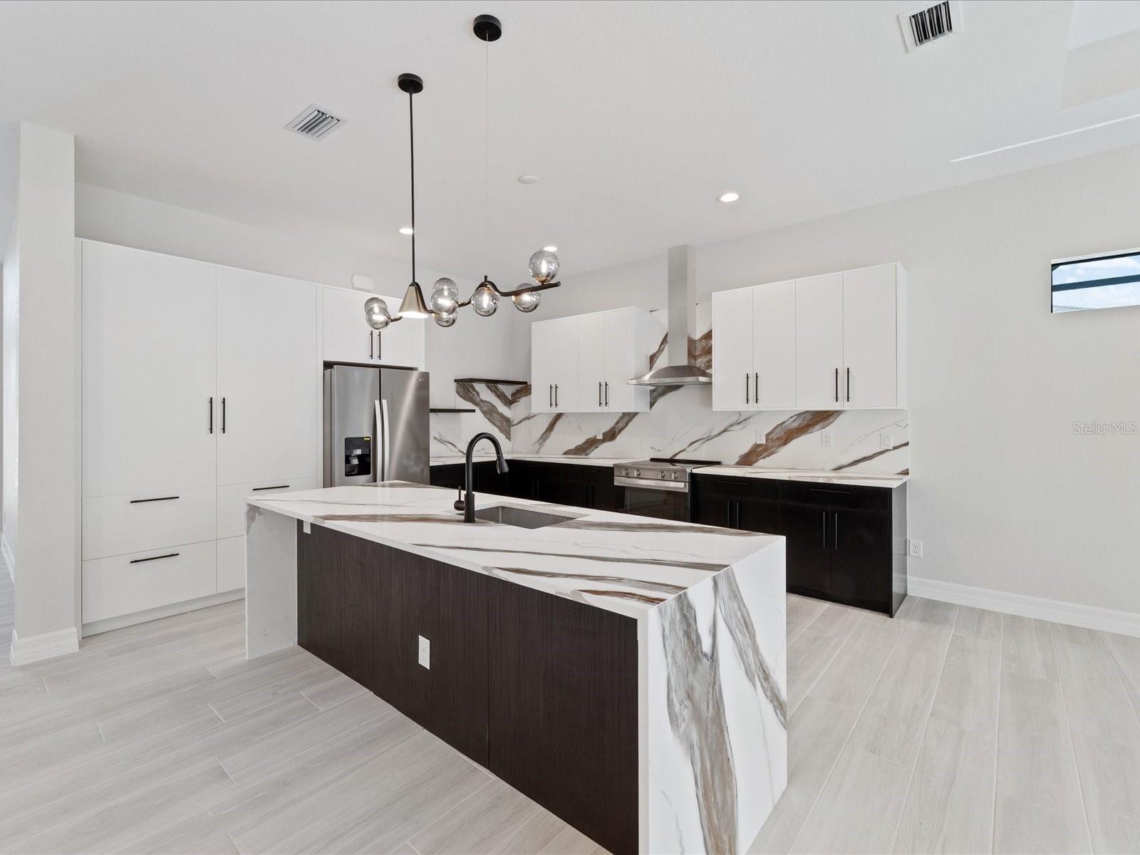 Image 9 of 38 For 774 Rotonda Circle