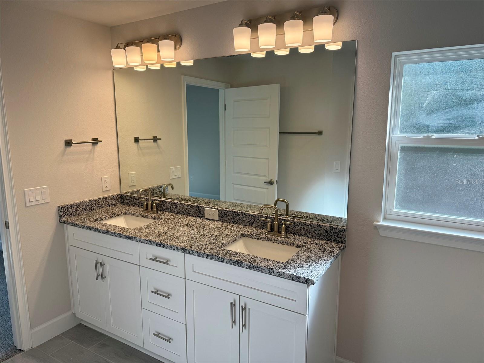 Image 18 of 22 For 9527 Impala Circle