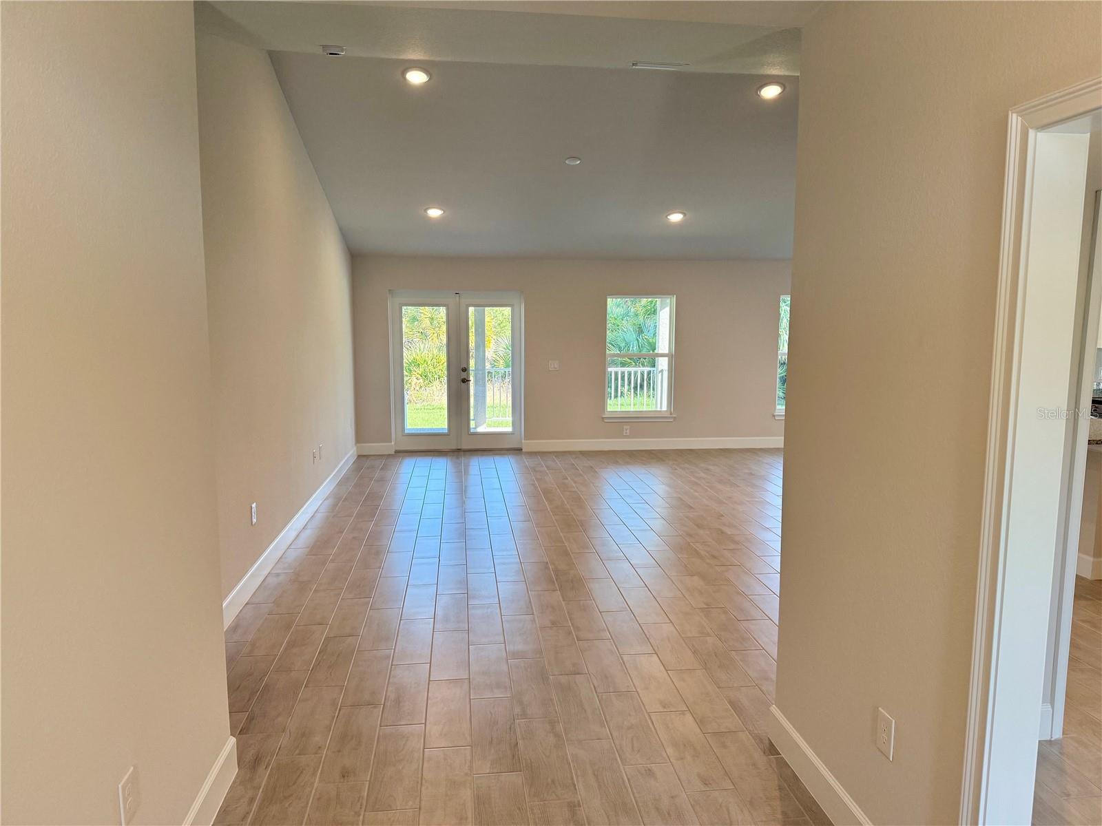 Image 7 of 22 For 9527 Impala Circle